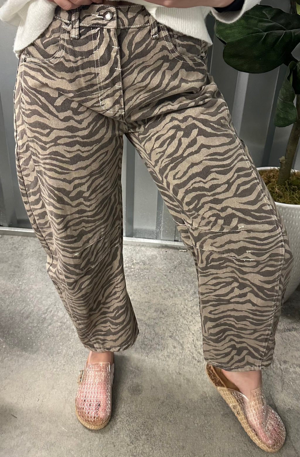 Wild Side Barrel Jeans
