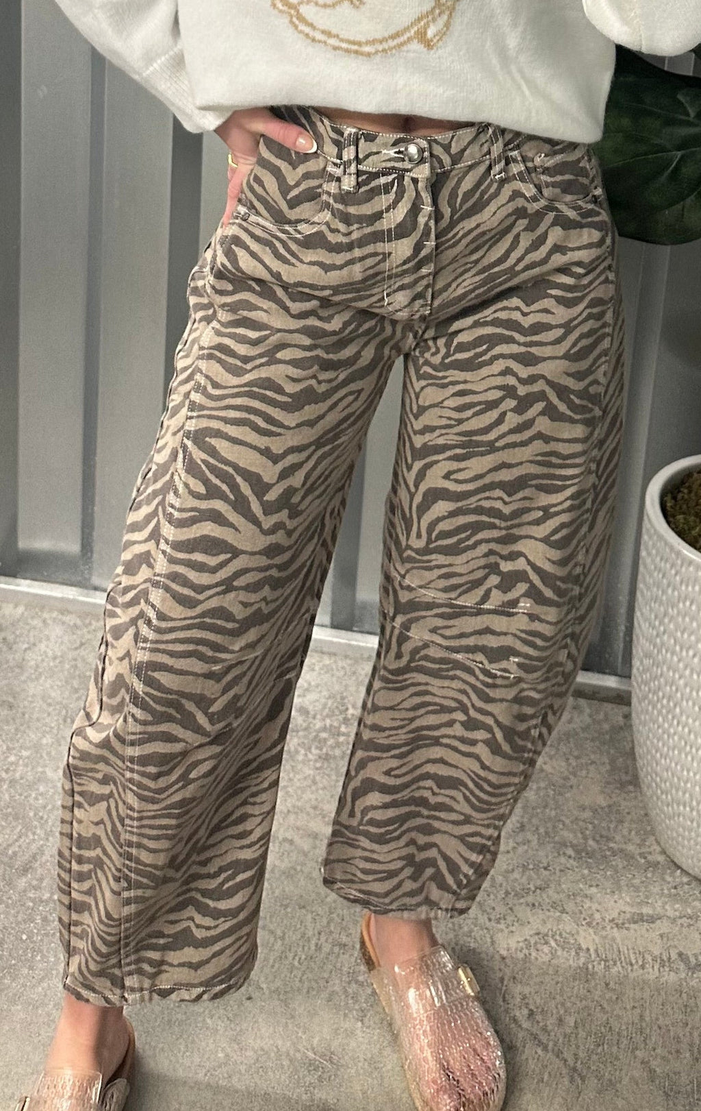 Wild Side Barrel Jeans