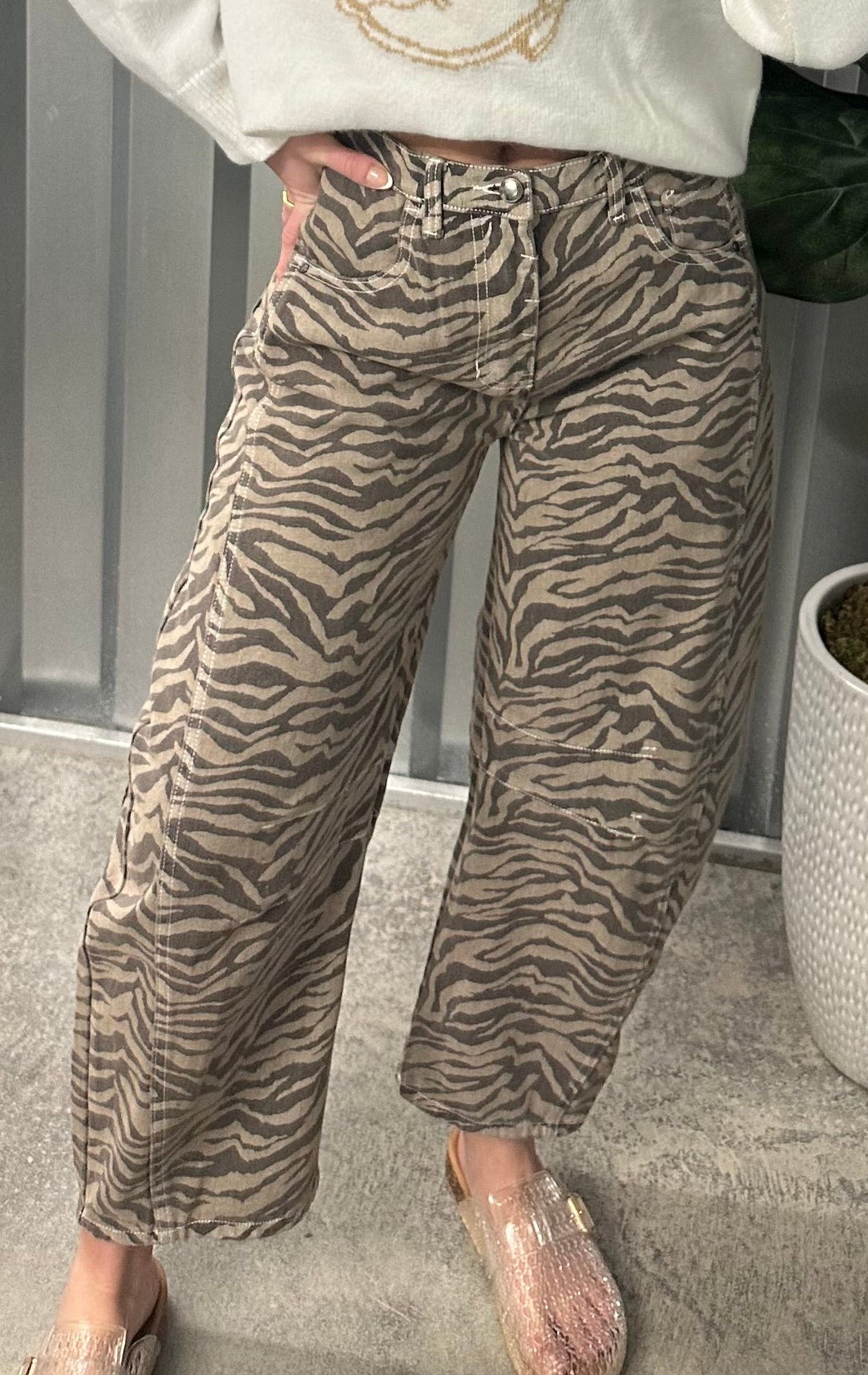 Wild Side Barrel Jeans