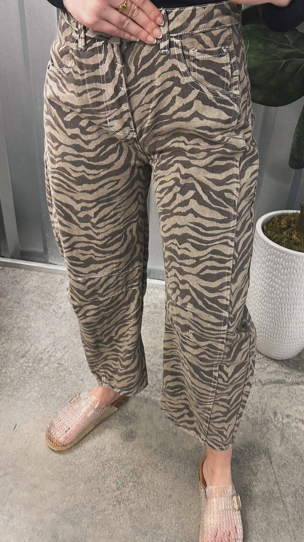 Wild Side Barrel Jeans
